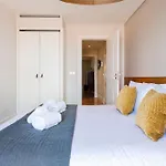 Bica Lux Secret Terrace 2-bedroom Appartamento