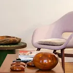 Bica Lux Secret Terrace 2-bedroom Appartamento Lisbona