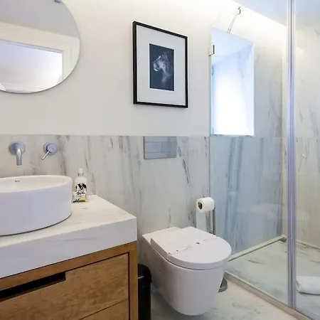 Bica Lux Secret Terrace 2-bedroom Lizbona